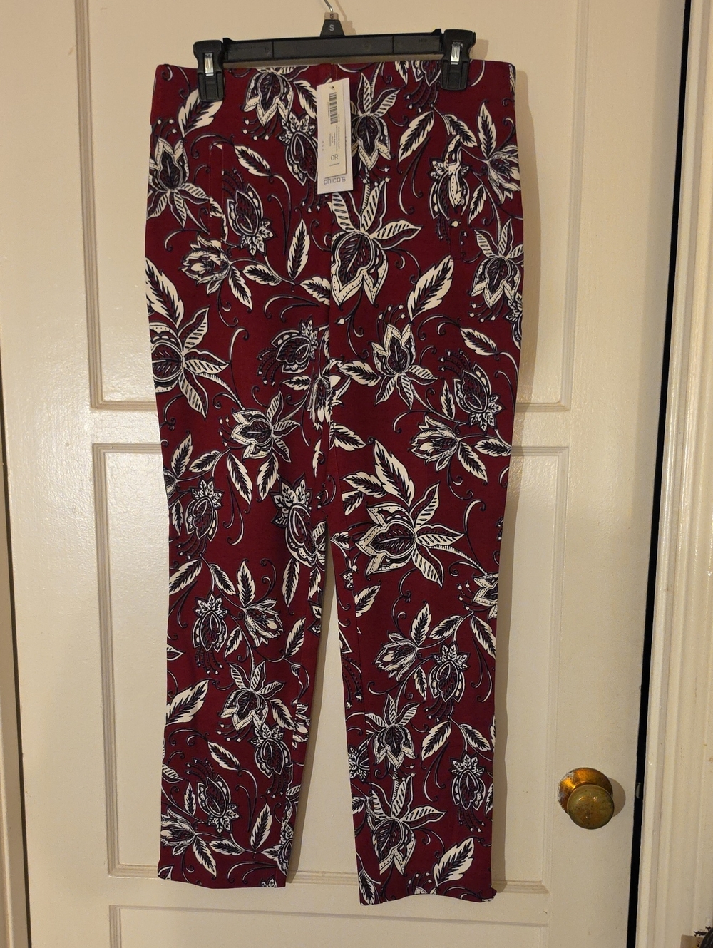 Chico's So Slimming Juliet Slim Leg Deco Parisian Floral Pants Size 0 / 4